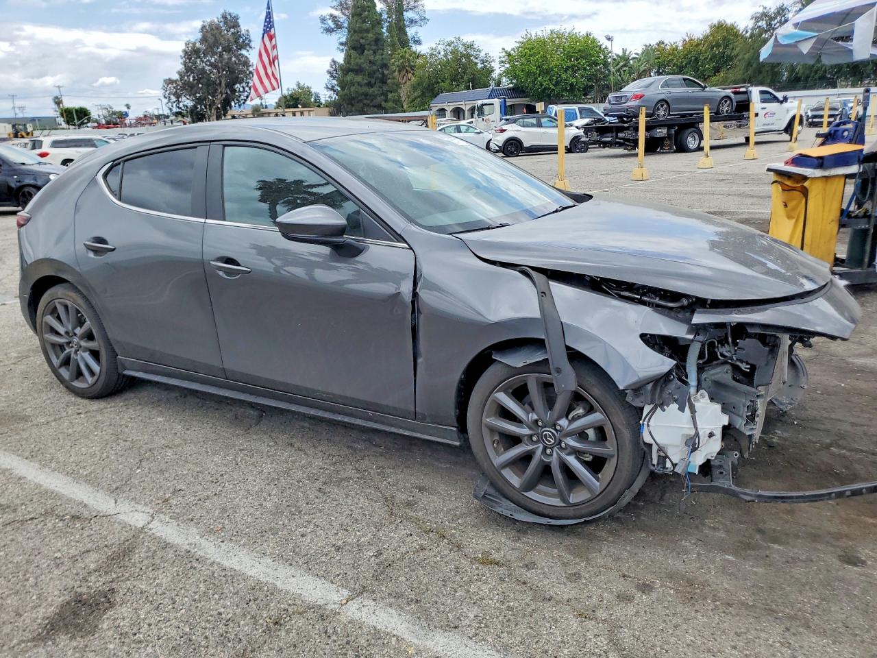 2020 Mazda 3 VIN JM1BPAMMXL1158352 photo 4