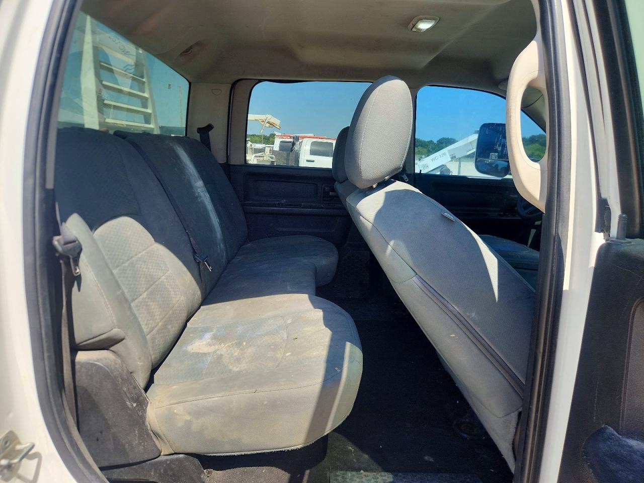 2014 Ram 3500 VIN 3C63RRGJ6EG255820 photo 10