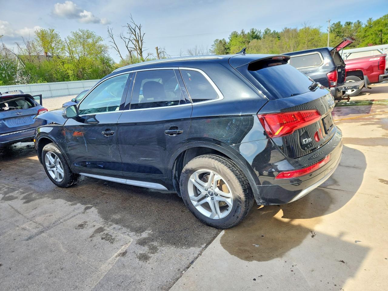2018 Audi Q5 VIN WA1BNAFY0J2055349 photo 2