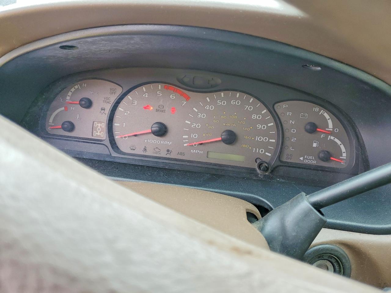 2004 Toyota Sequoia VIN 5TDBT44A84S216322 photo 9