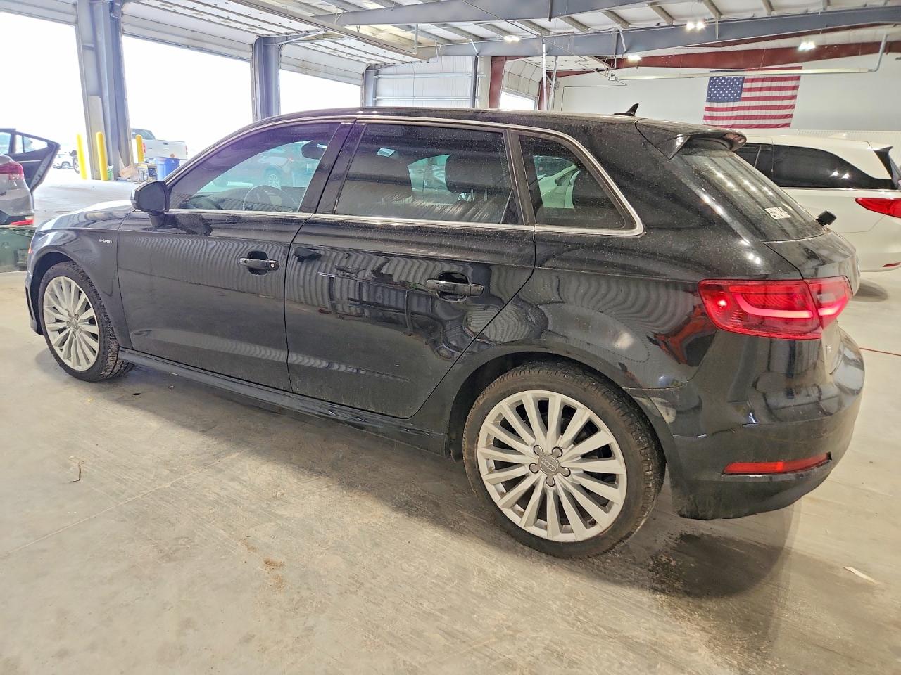 2016 Audi A3 VIN WAUTPBFF0GA048776 photo 2