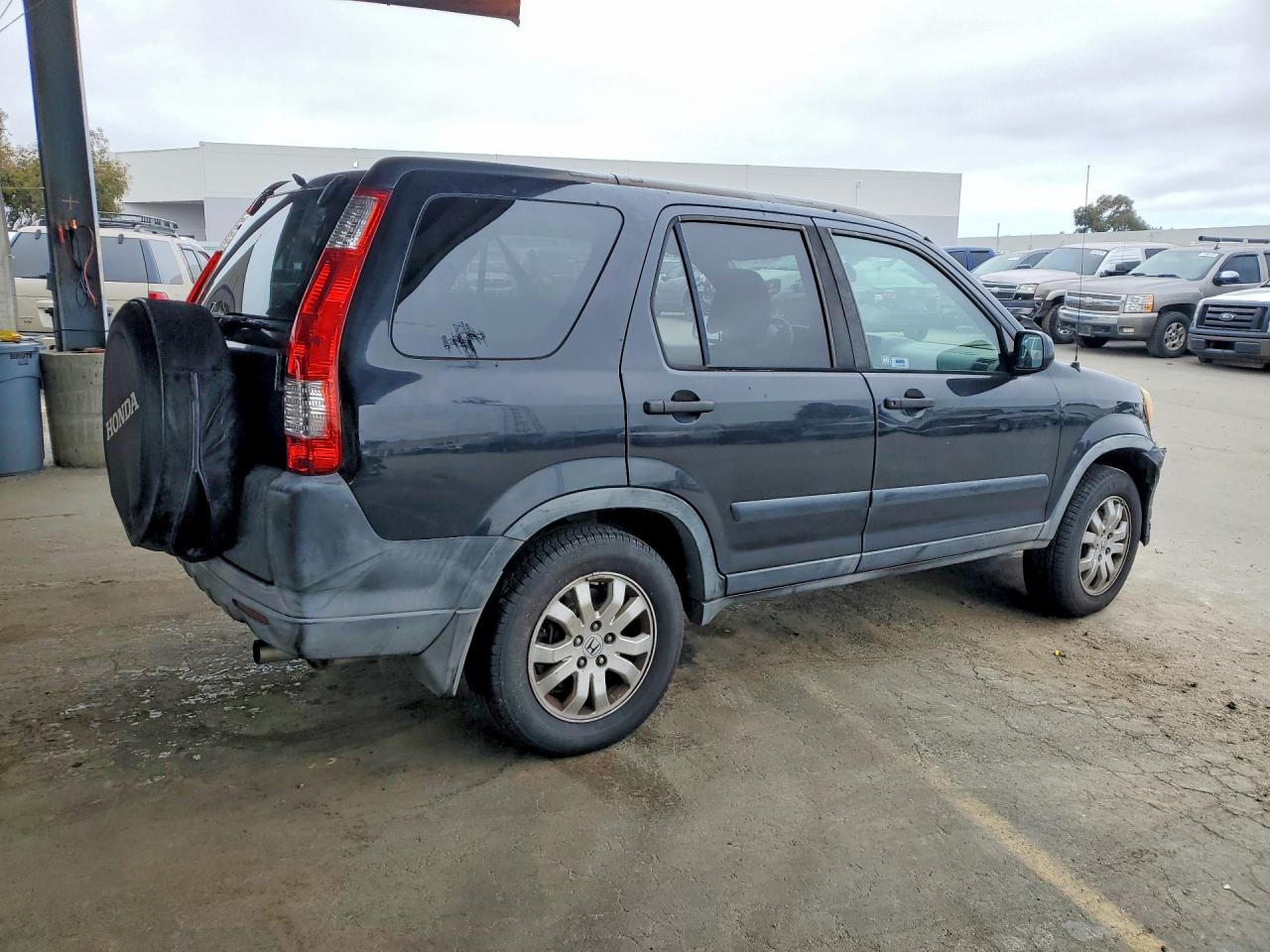 2005 Honda Crv VIN JHLRD78825C052107 photo 3