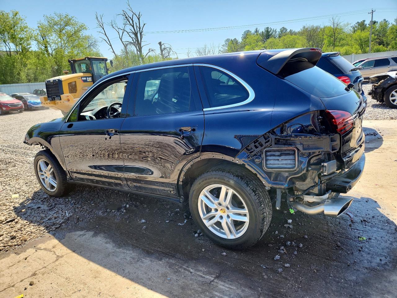 2016 PORSCHE Cayenne VIN WP1AA2A23GKA13223 photo 2