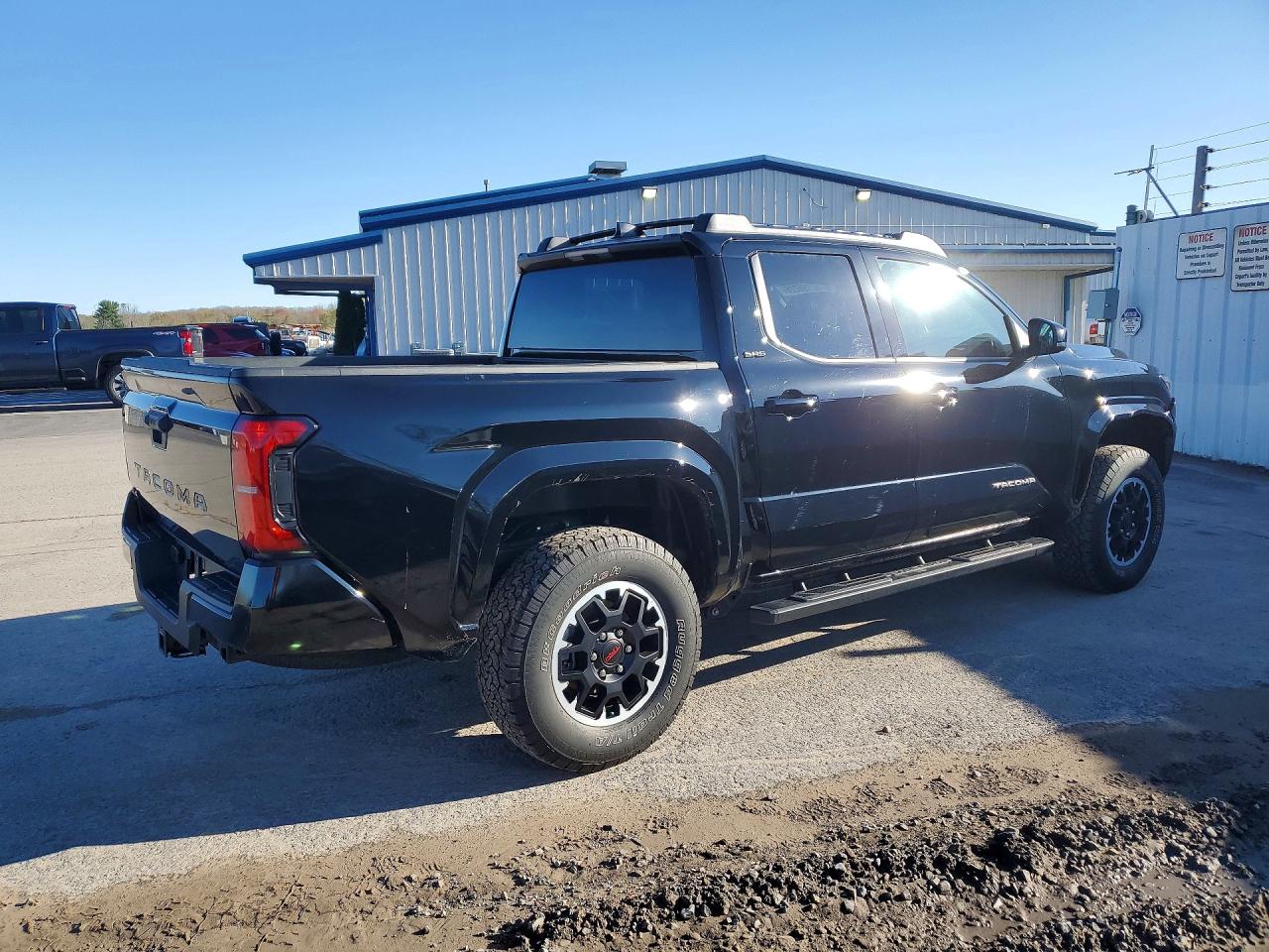 2026 Toyota Tacoma VIN 3TMLB5JNXTM210511 photo 3