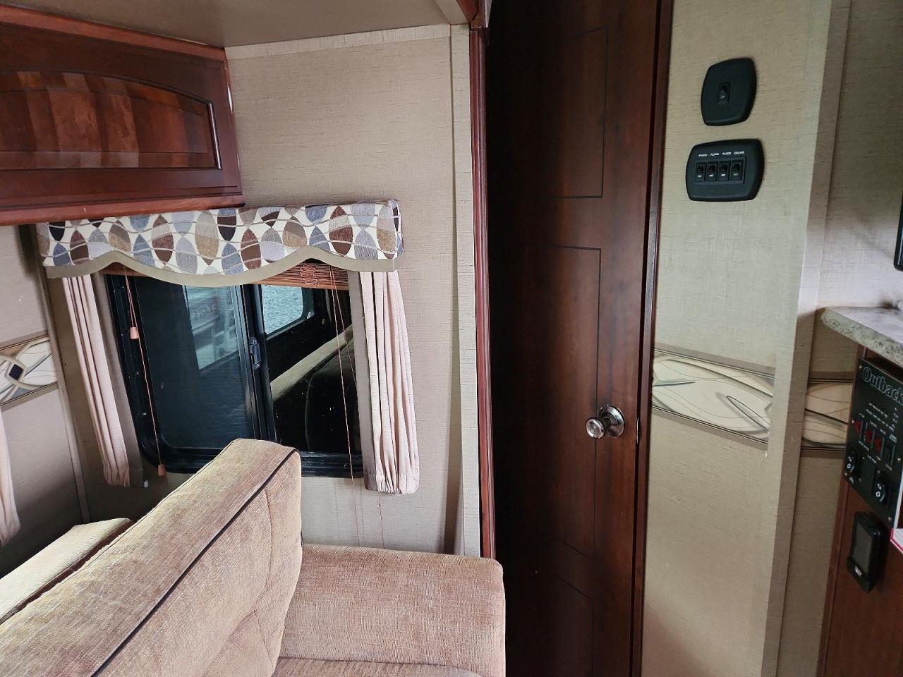 2015 KEYSTONE Outback se VIN 4YDT32325FB451917 photo 5
