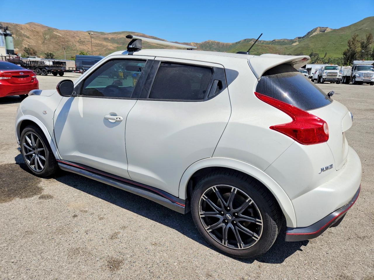 2013 NISSAN Juke VIN JN8AF5MV7DT232061 photo 2