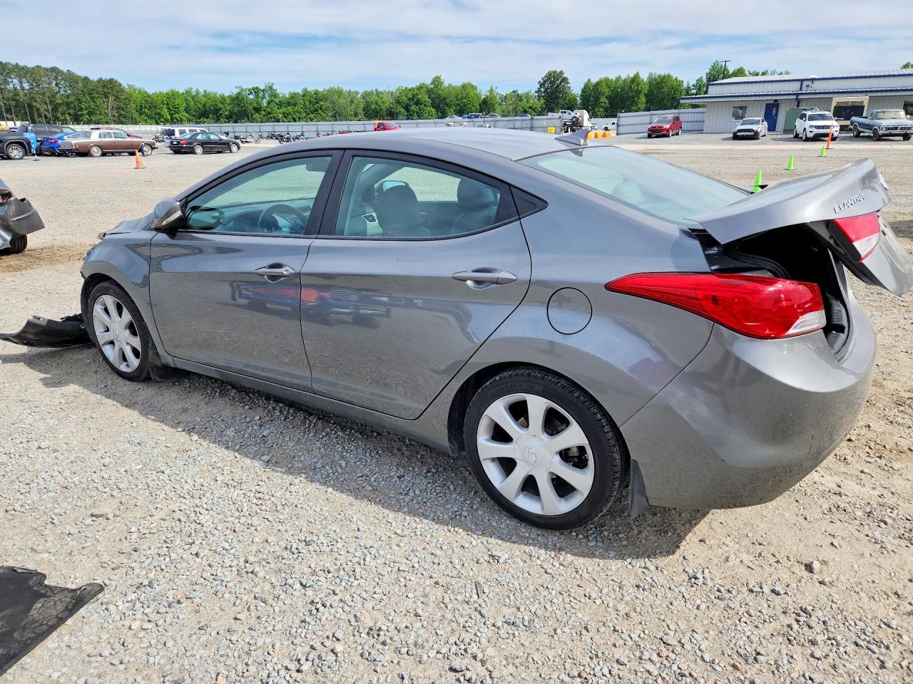 2013 Hyundai Elantra VIN 5NPDH4AE3DH415639 photo 2