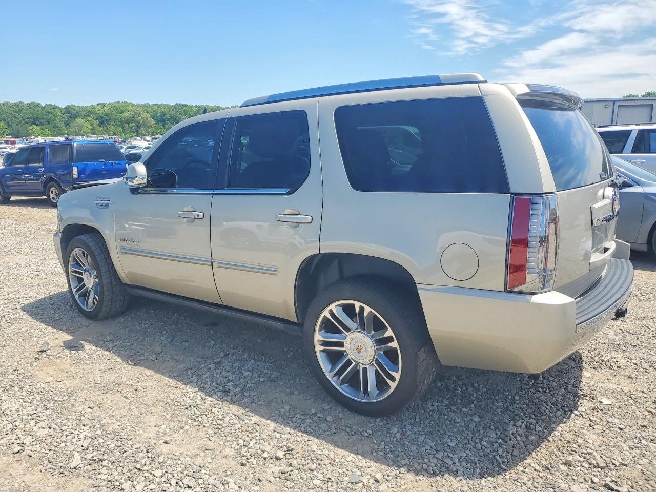 2013 Cadillac Escalade VIN 1GYS3CEF0DR260179 photo 2