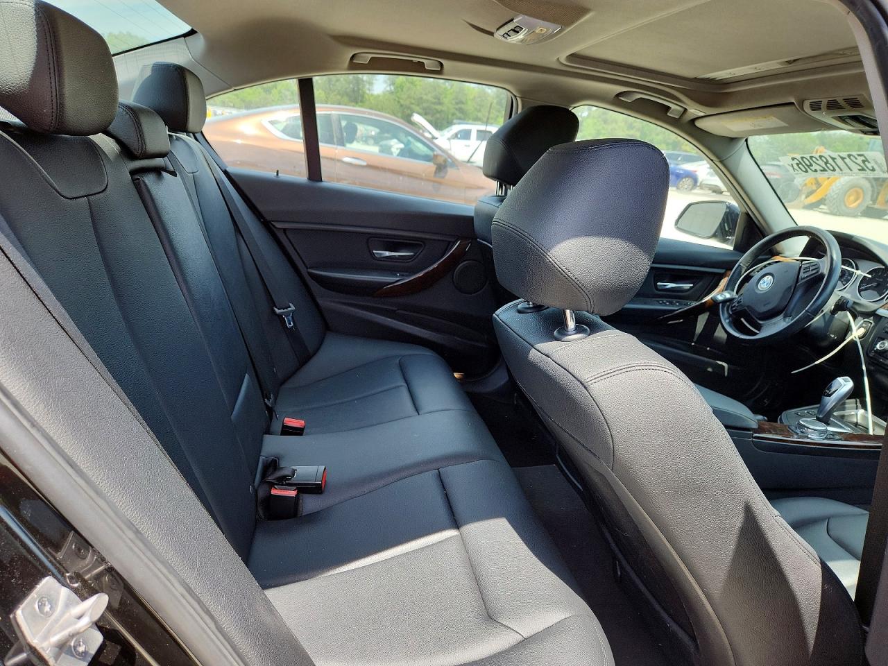 2015 BMW 3 series VIN WBA3C3G54FNT51882 photo 10