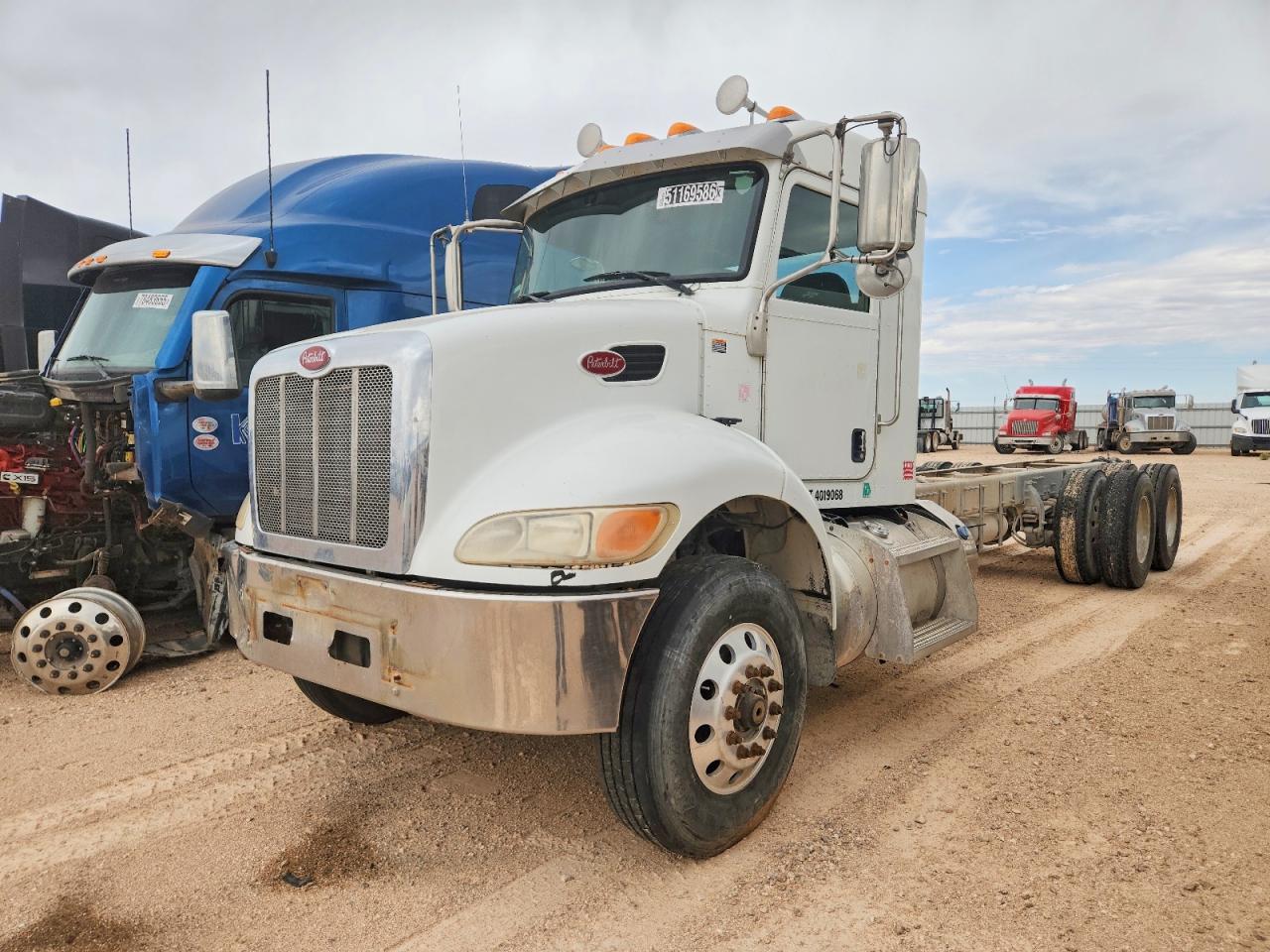 2015 PETERBILT All other VIN 2NP3LJ0XXFM279095 photo 2