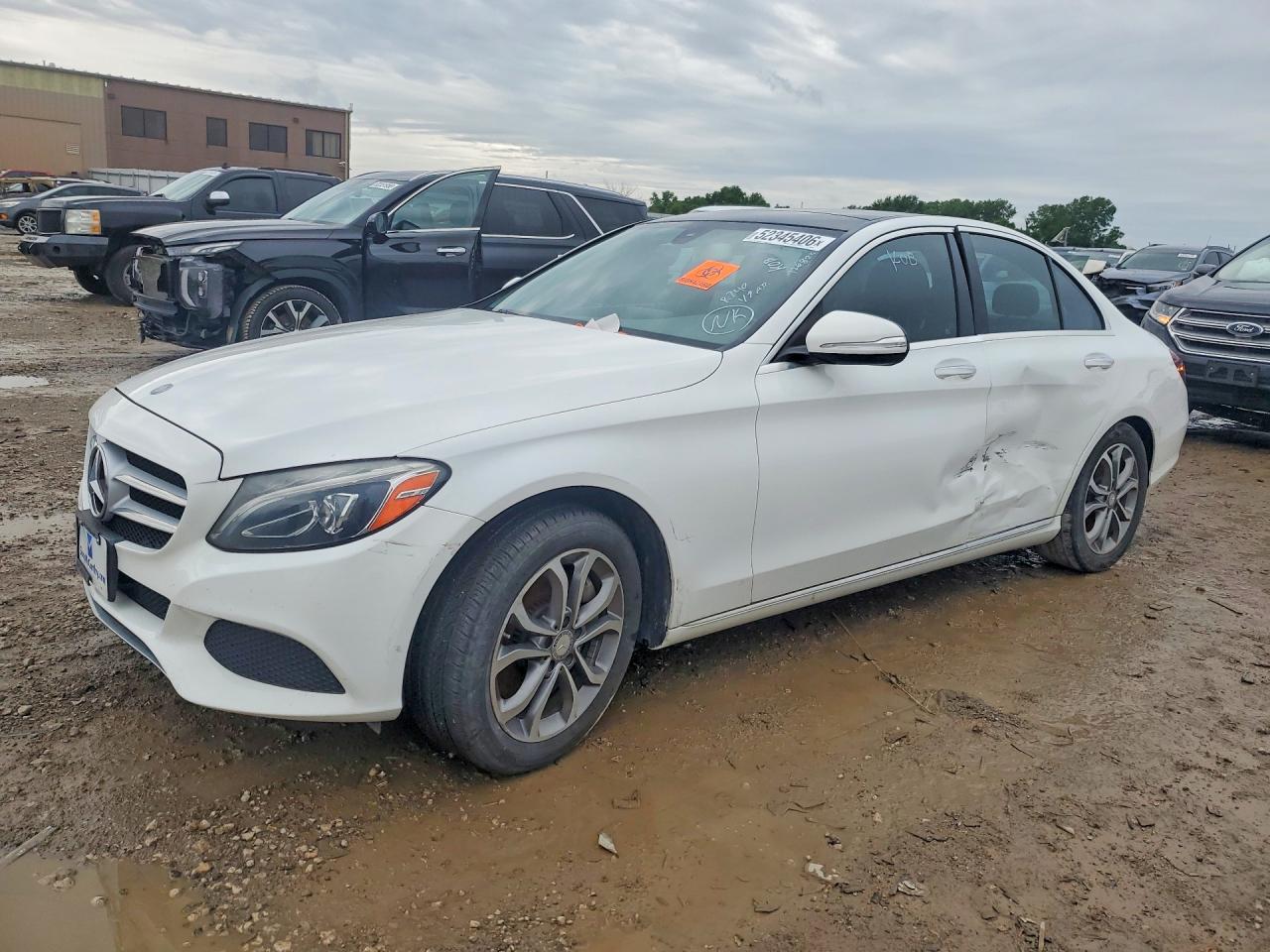2015 Mercedes-Benz C class VIN 55SWF4KB1FU081484 photo 1