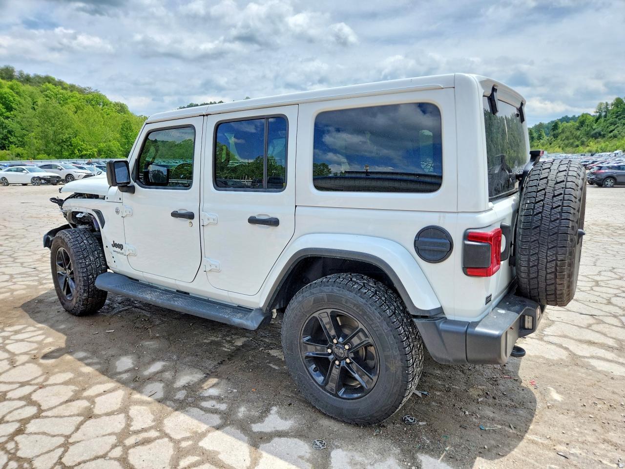 2020 Jeep Wrangler / VIN 1C4HJXEN5LW145288 photo 2