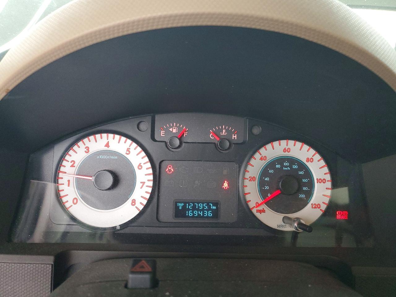 2008 Mazda Tribute VIN 4F2CZ92Z88KM20690 photo 9