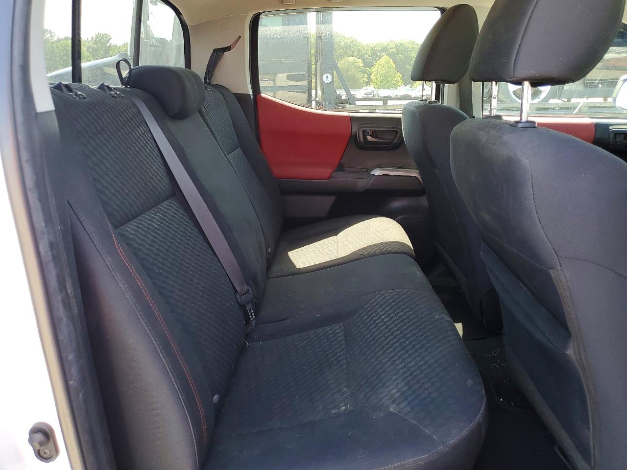 2022 Toyota Tacoma VIN 3TMAZ5CN0NM171365 photo 10