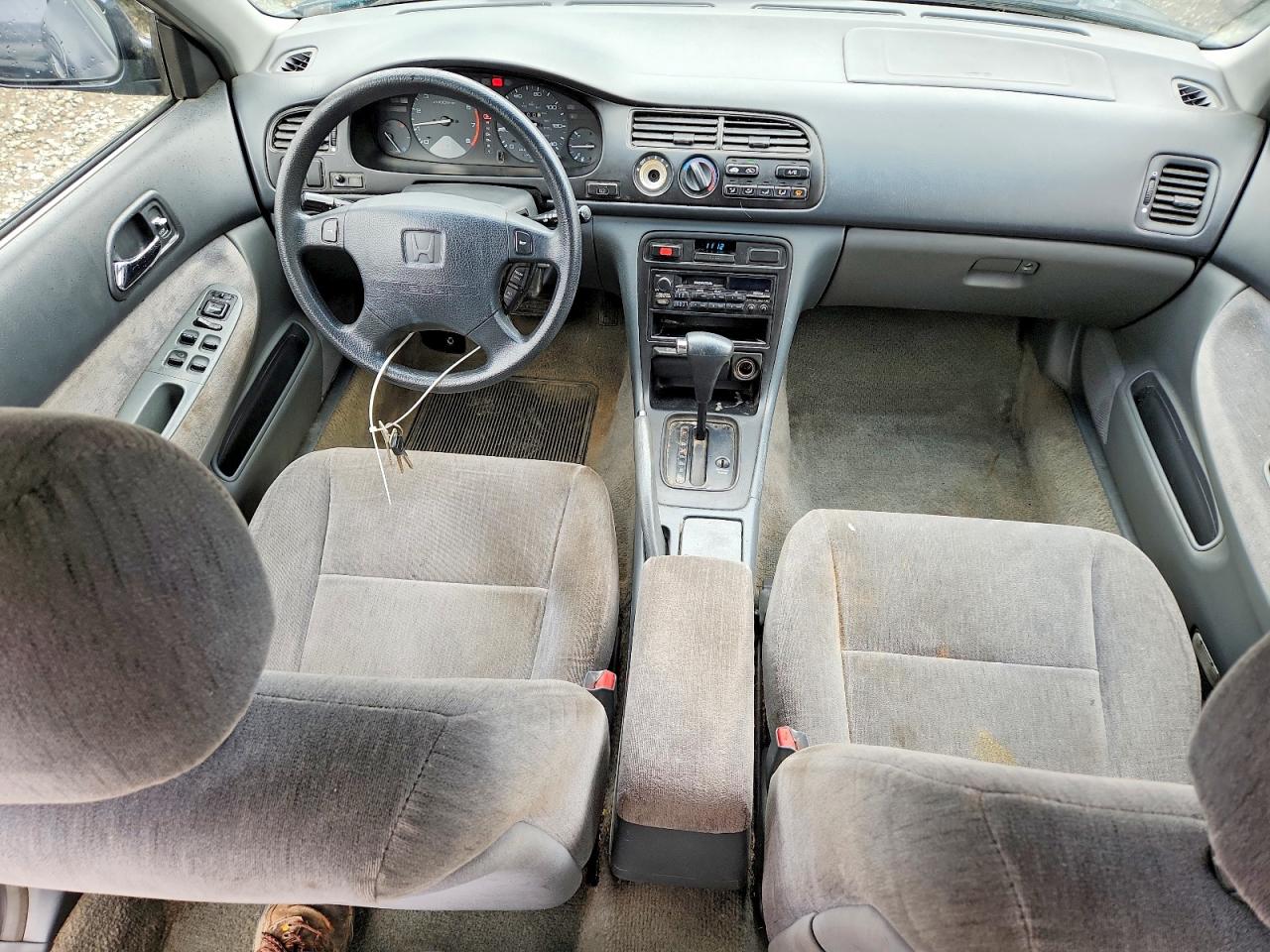 1995 Honda Accord VIN 1HGCE1824SA002150 photo 8