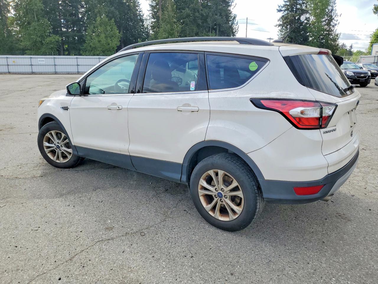 2017 Ford Escape VIN 1FMCU9GD3HUB32829 photo 2