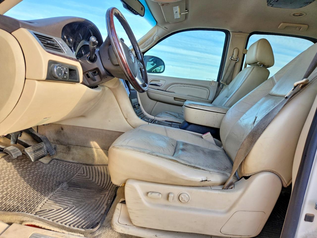 2007 Cadi Escalade VIN 1GYEC63827R290050 photo 7