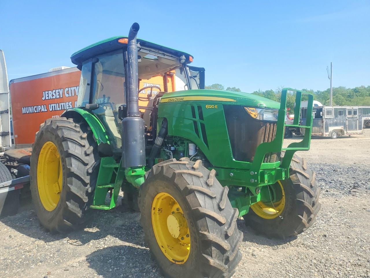 2016 JOHN Tractor VIN 1P06120ECG0001705 photo 1