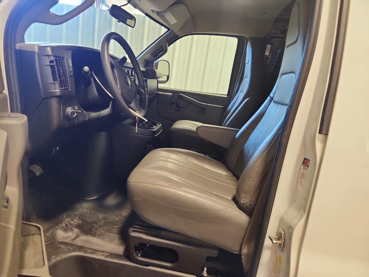 2020 CHEV Express VIN 1GCWGAFG5L1162057 photo 7