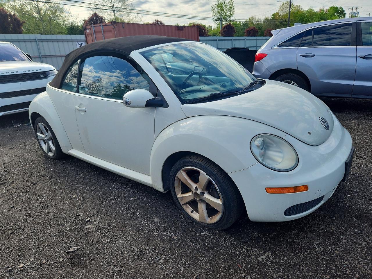 2007 Volkswagen Beetle VIN 3VWFF31Y77M411284 photo 4