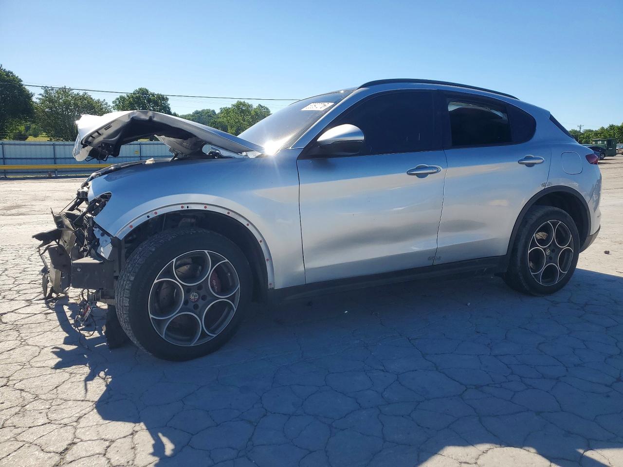 2018 Alfa Stelvio VIN ZASFAKPN6J7B92299 photo 1