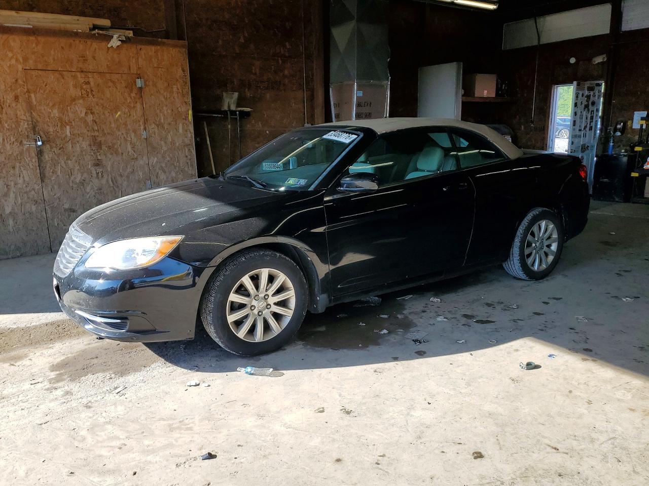 2011 Chrysler 200 VIN 1C3BC2EG6BN568409 photo 1