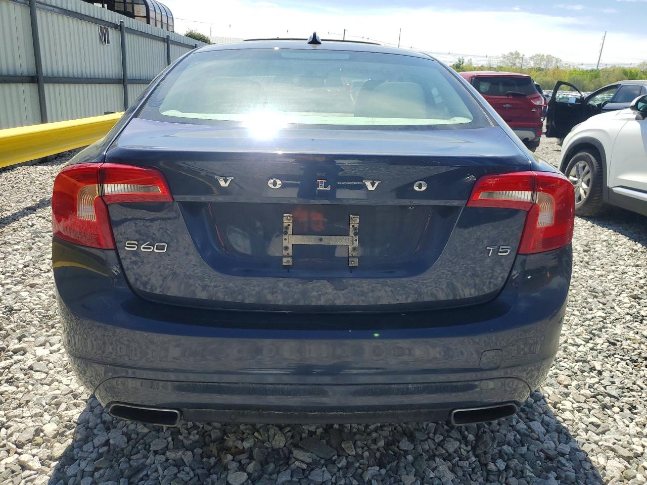 2015 Volvo S60 VIN YV126MFK2F2336893 photo 6