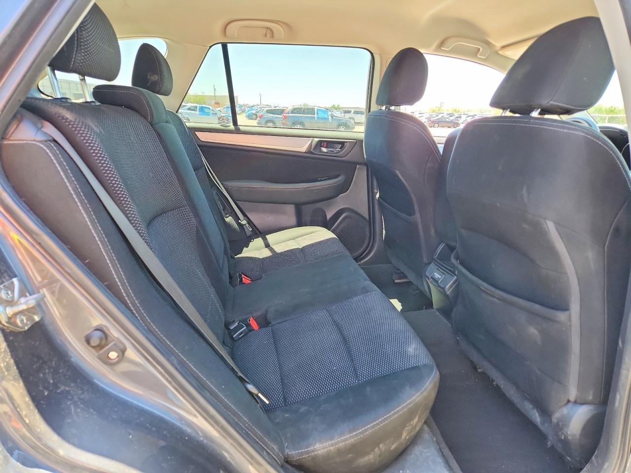 2018 Subaru Outback VIN 4S4BSACC9J3363469 photo 11
