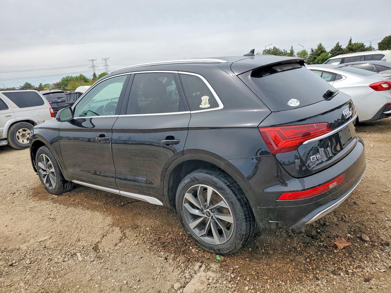 2021 Audi Q5 VIN WA1BAAFY6M2024963 photo 2