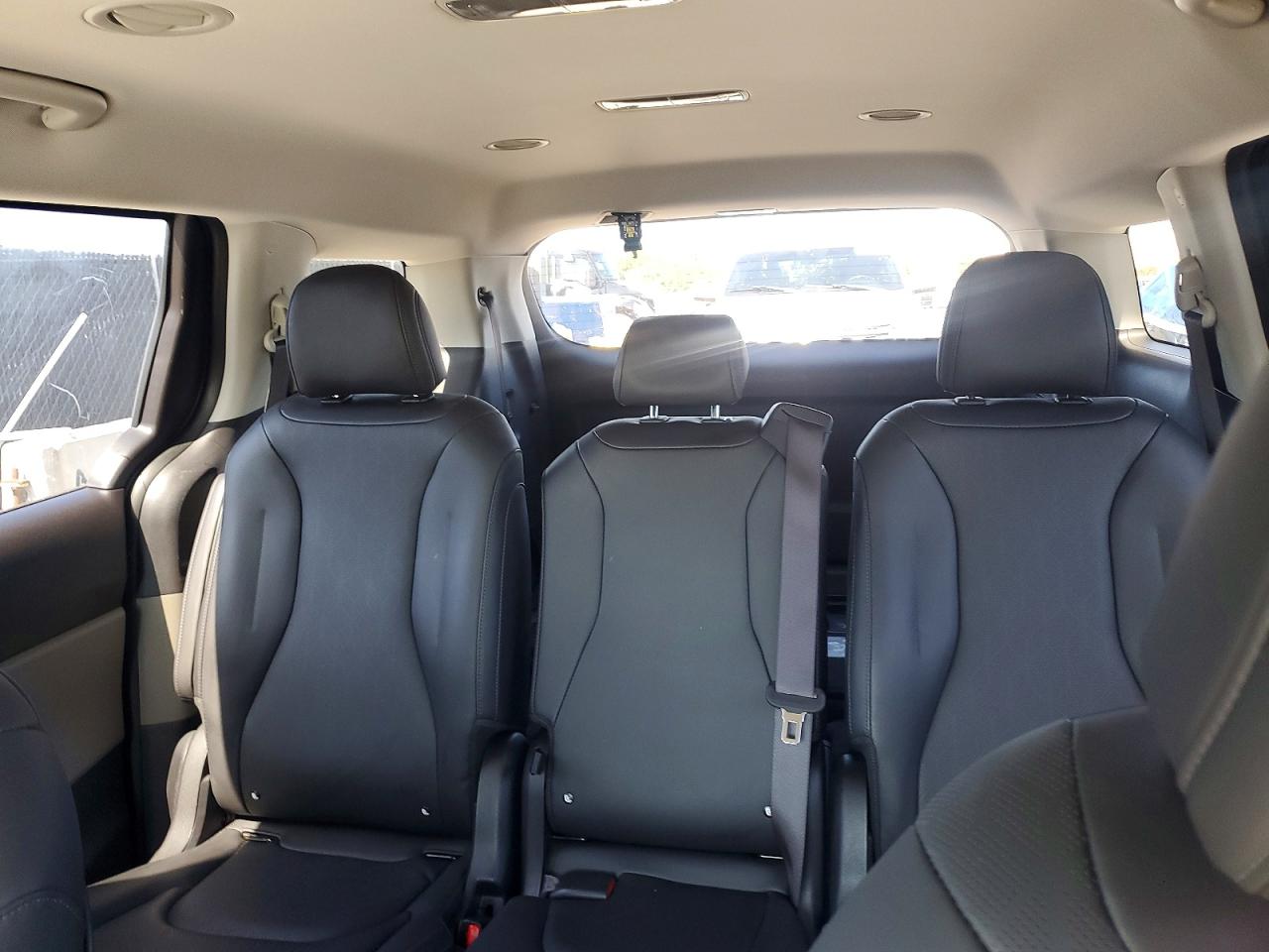 2026 Kia All other VIN KNDNB5KA6T6130837 photo 10