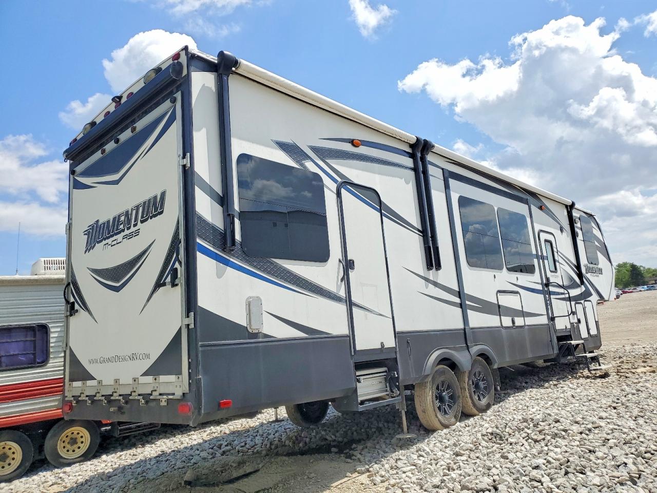 2016 GRAND Momentum VIN 573FM4027G1202287 photo 4