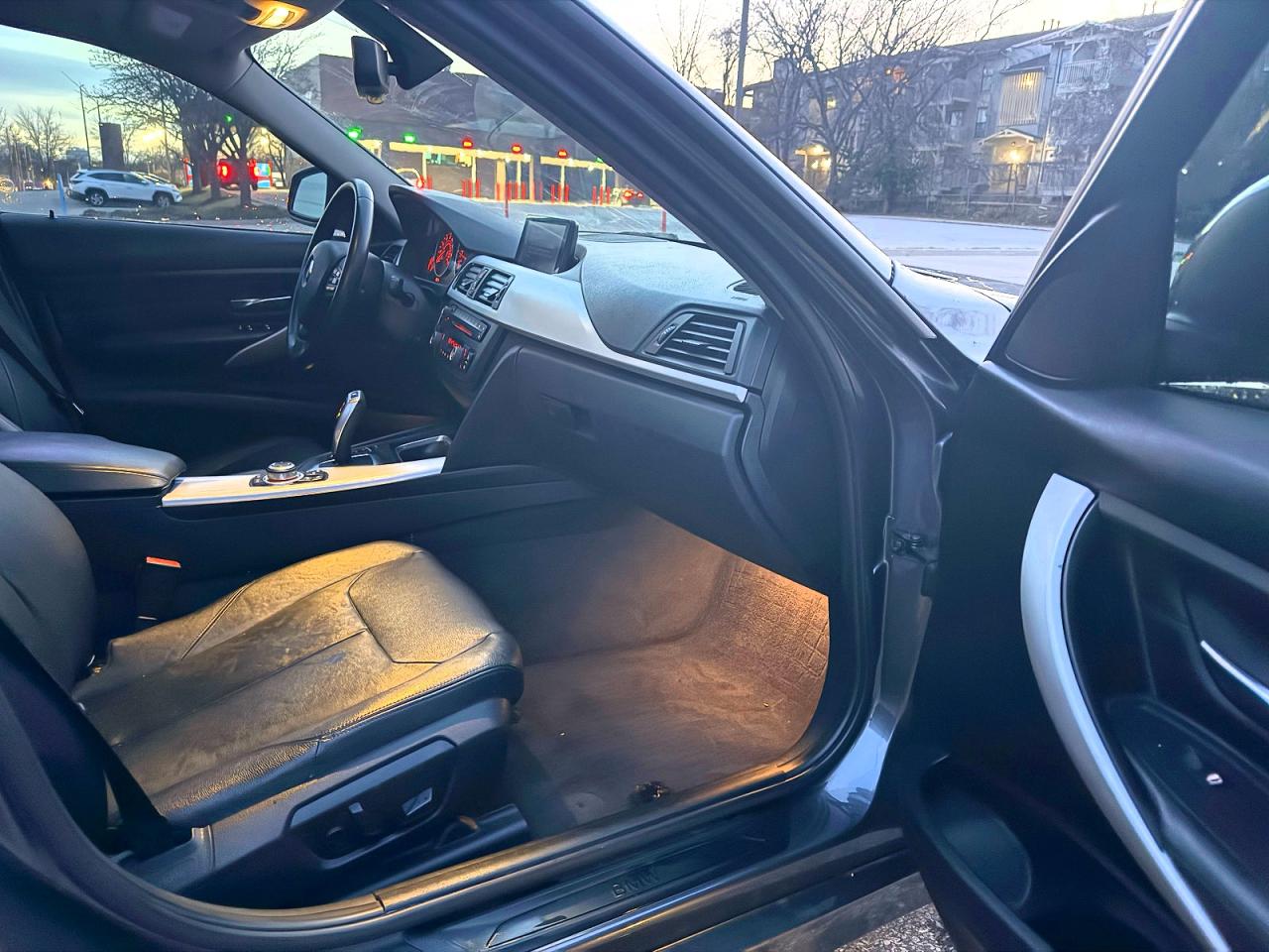 2012 BMW 3 series VIN WBA3C1C54CF430078 photo 5