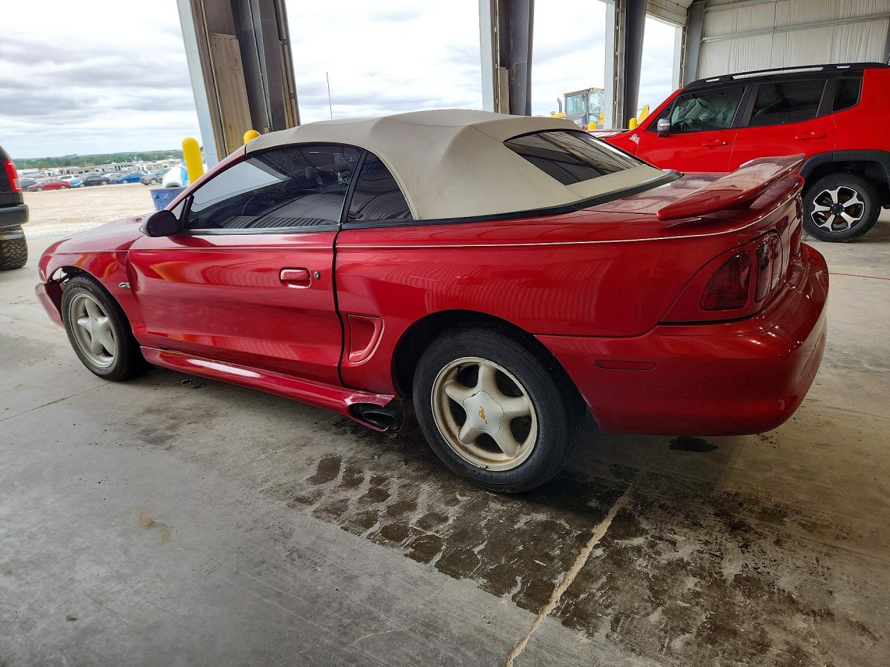 1996 Ford Mustang VIN 1FALP45XXTF226494 photo 2