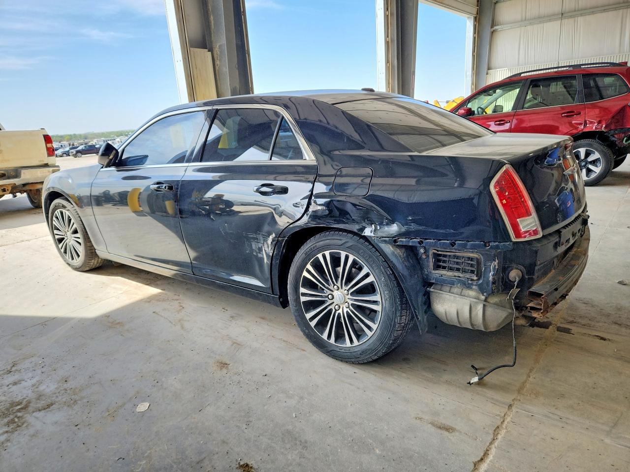 2012 Chrysler 300 VIN 2C3CCAGG8CH115916 photo 2