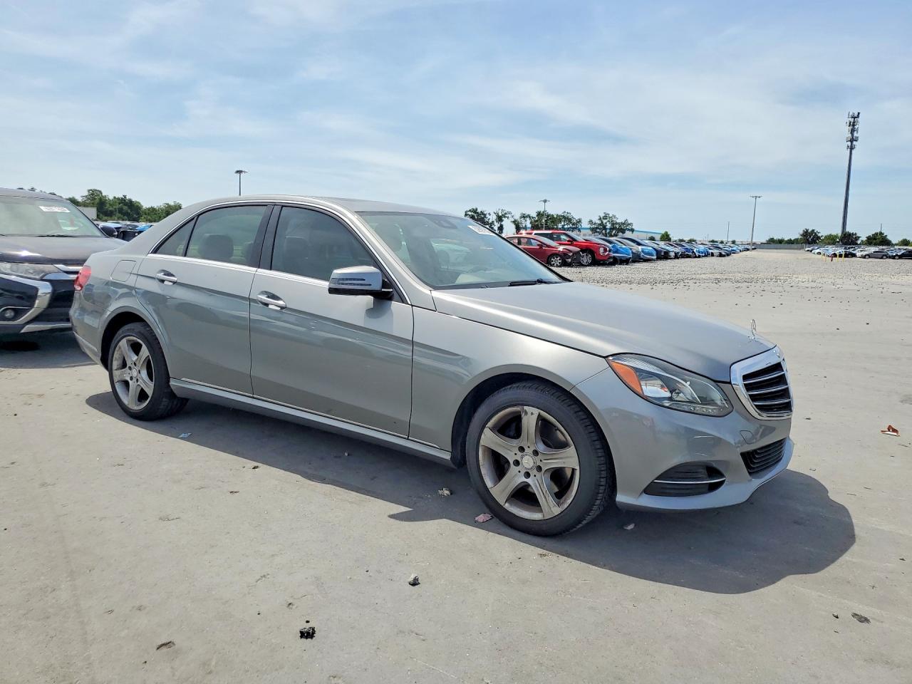 2014 Mercedes-Benz E-class VIN WDDHF5KB9EA963600 photo 4