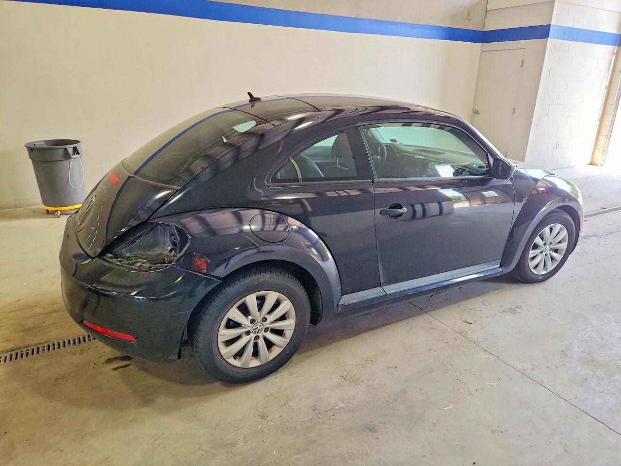 2016 Volkswagen Beetle VIN 3VWF17ATXGM610517 photo 3