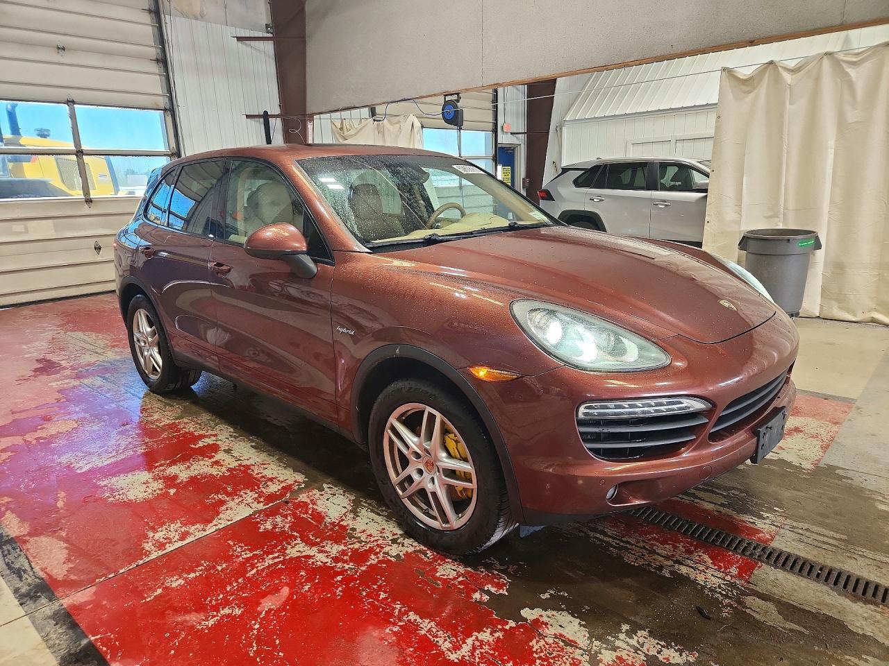 2012 Porsche Cayenne VIN WP1AE2A26CLA92265 photo 4