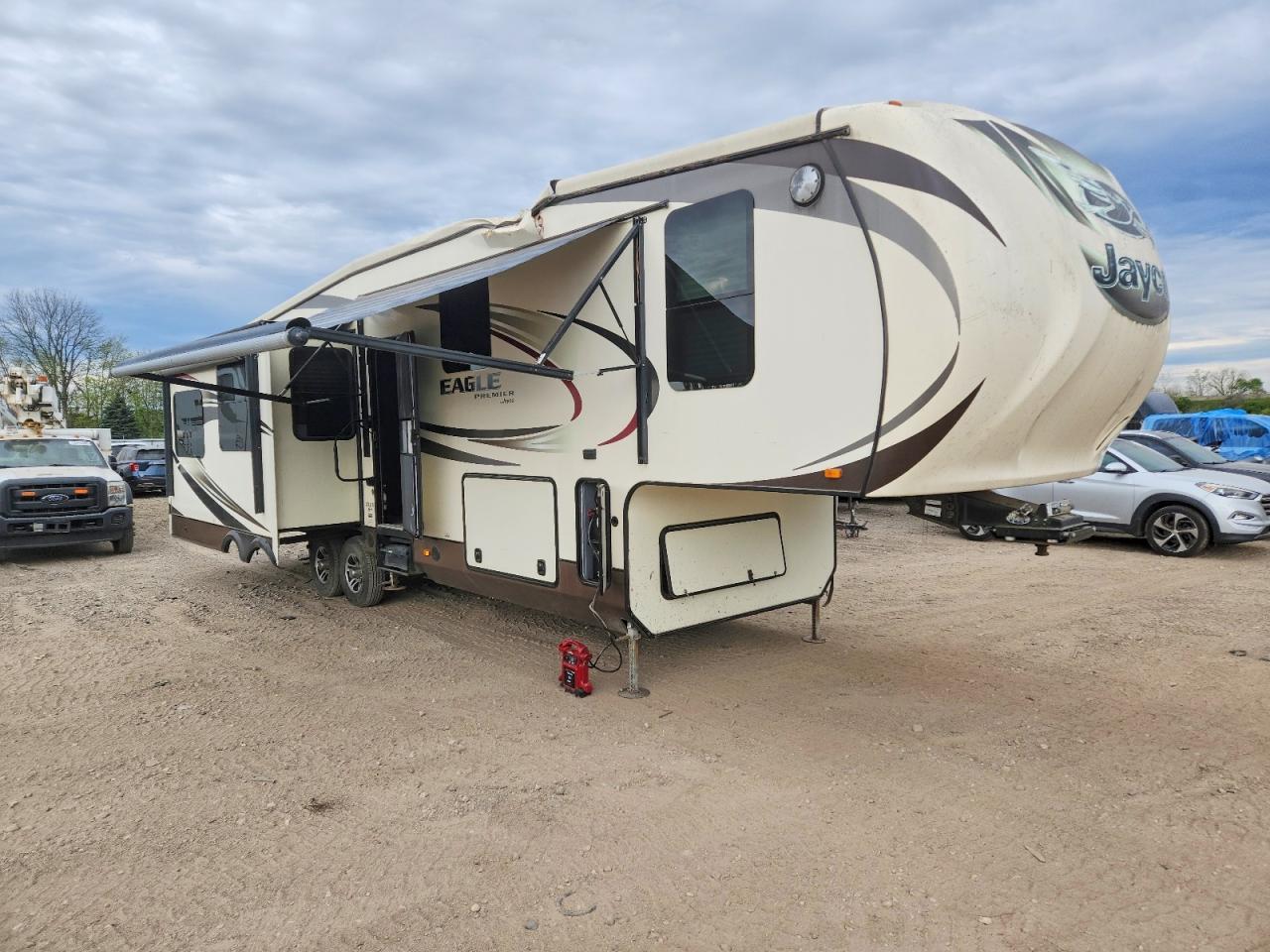 2015 JAYCO All models VIN 1UJCJ0BU8F1LG0125 photo 1