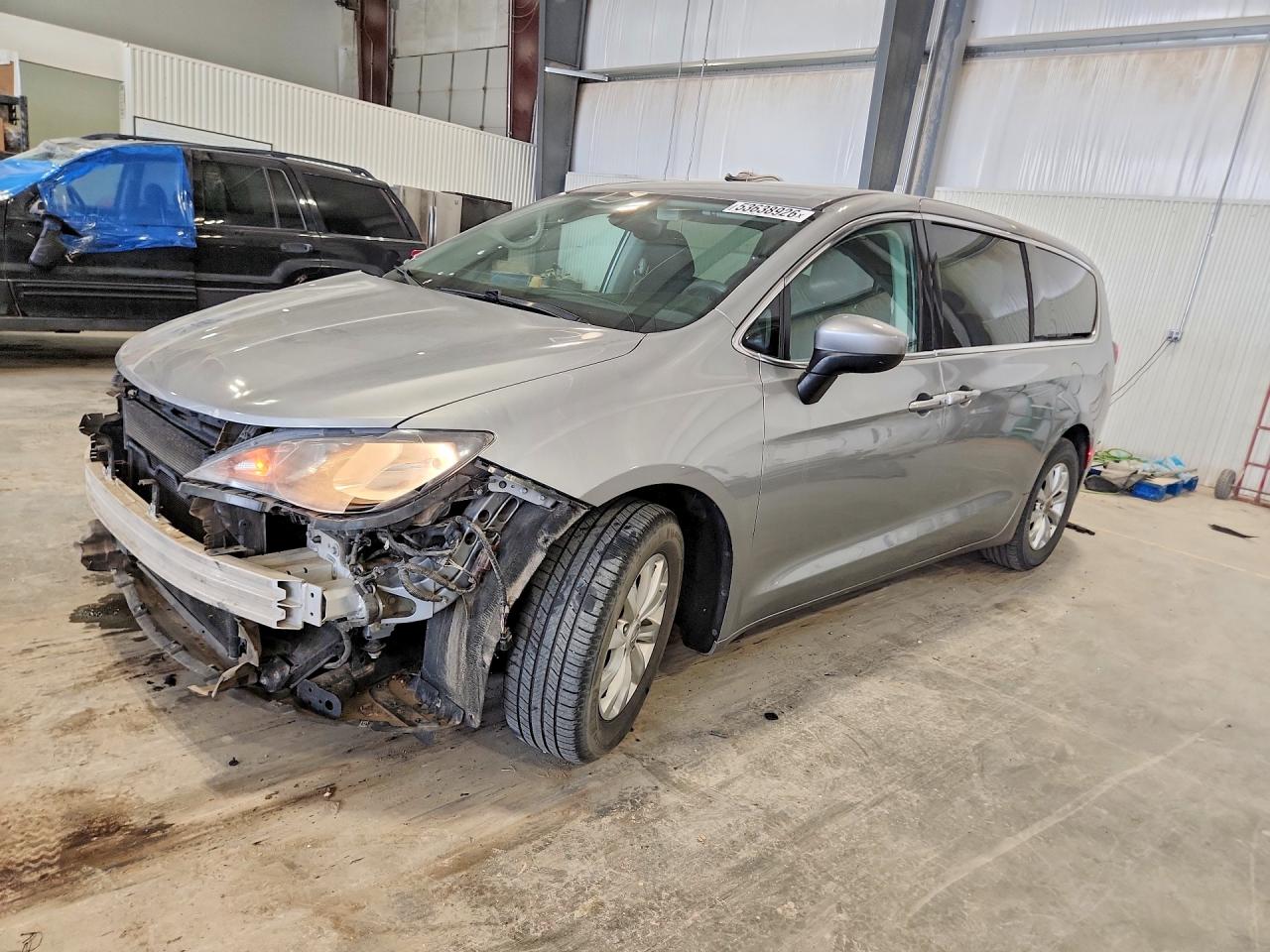 2017 Chrysler Pacifica VIN 2C4RC1DG5HR508137 photo 1