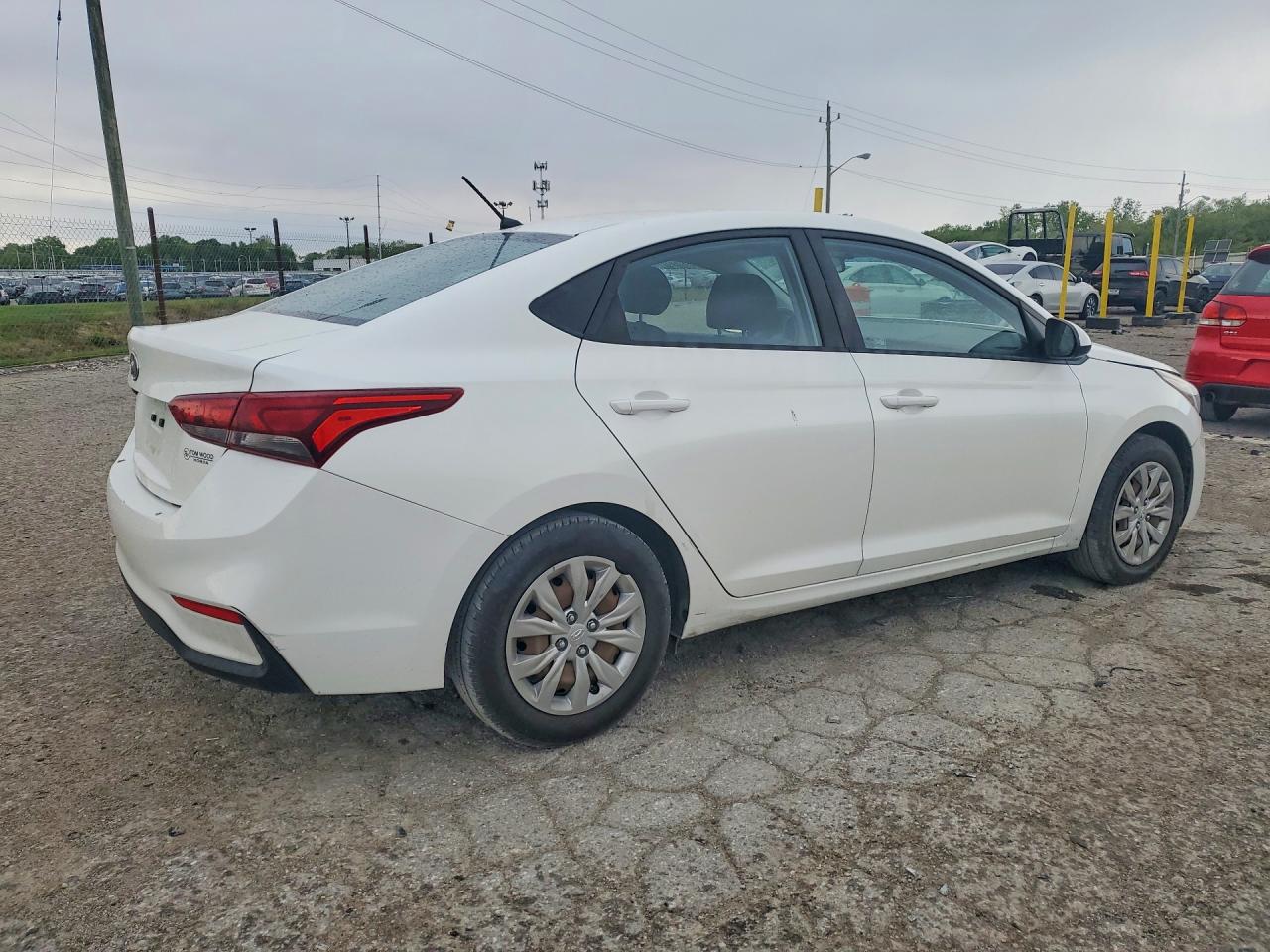 2018 Hyundai Accent se VIN 3KPC24A31JE025960 photo 3