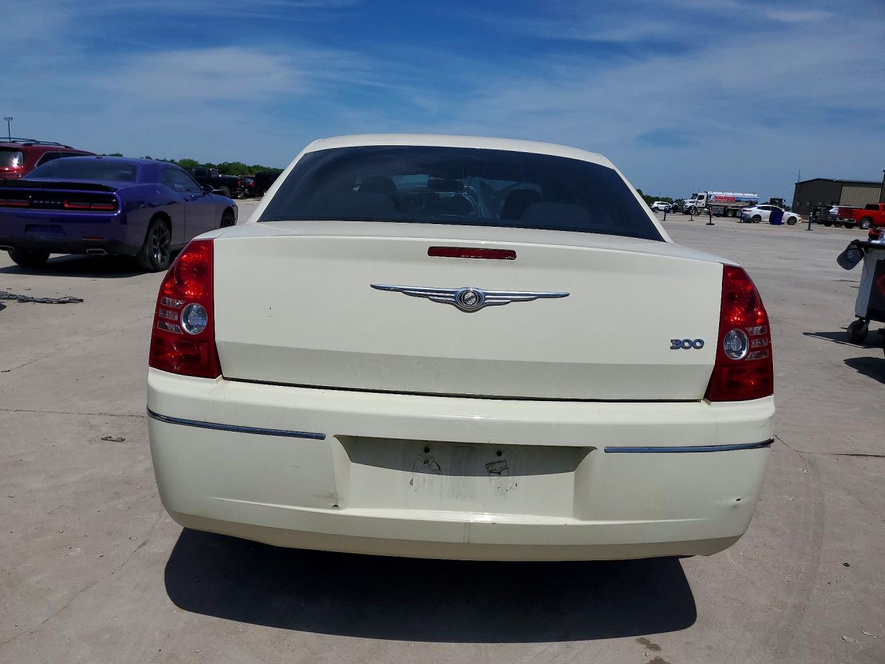 2009 Chrysler 300 VIN 2C3KA43DX9H558009 photo 6