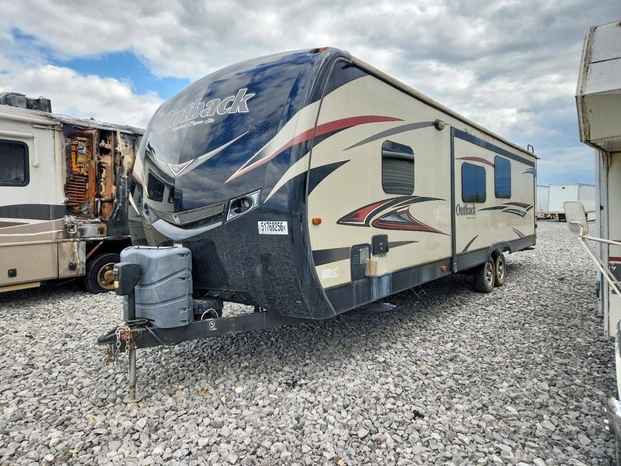 2015 KEYSTONE Outback se VIN 4YDT32325FB451917 photo 2