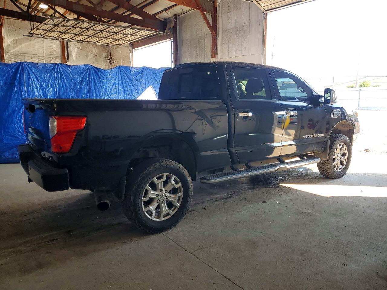 2016 Nissan TITAN VIN 1N6BA1F43GN513887 photo 3