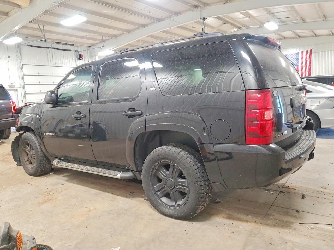 2009 Chevrolet Tahoe VIN 1GNFK23089R177150 photo 2