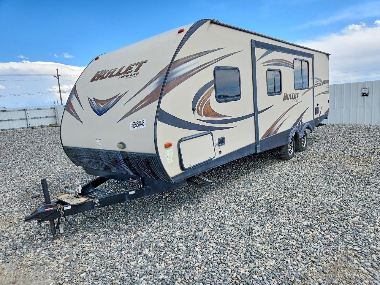 2016 KEYSTONE Bullet VIN 4YDT27422GD421441 photo 2