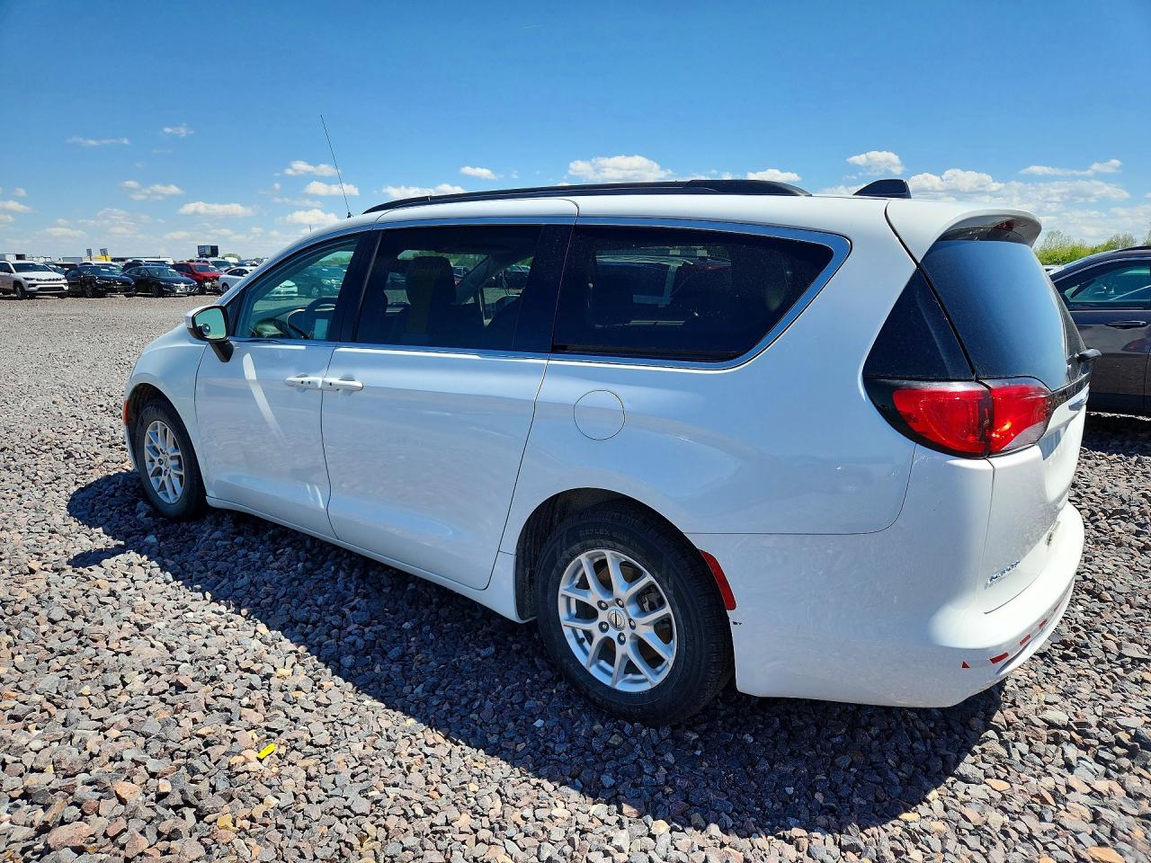 2021 Chrysler Minivan VIN 2C4RC1DG0MR551908 photo 2