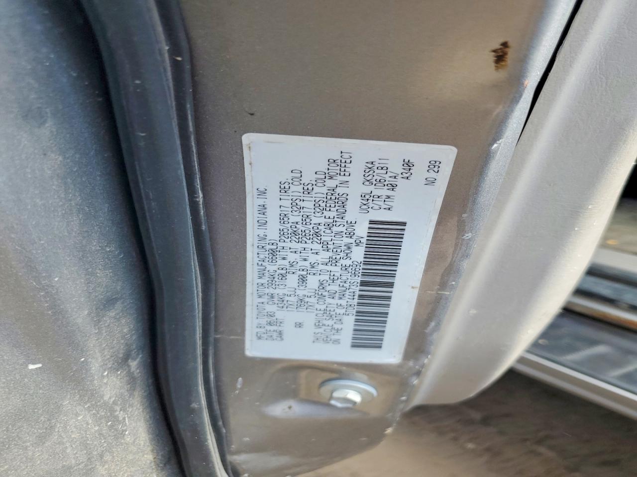 2003 Toyota Sequoia VIN 5TDBT44A73S196692 photo 12