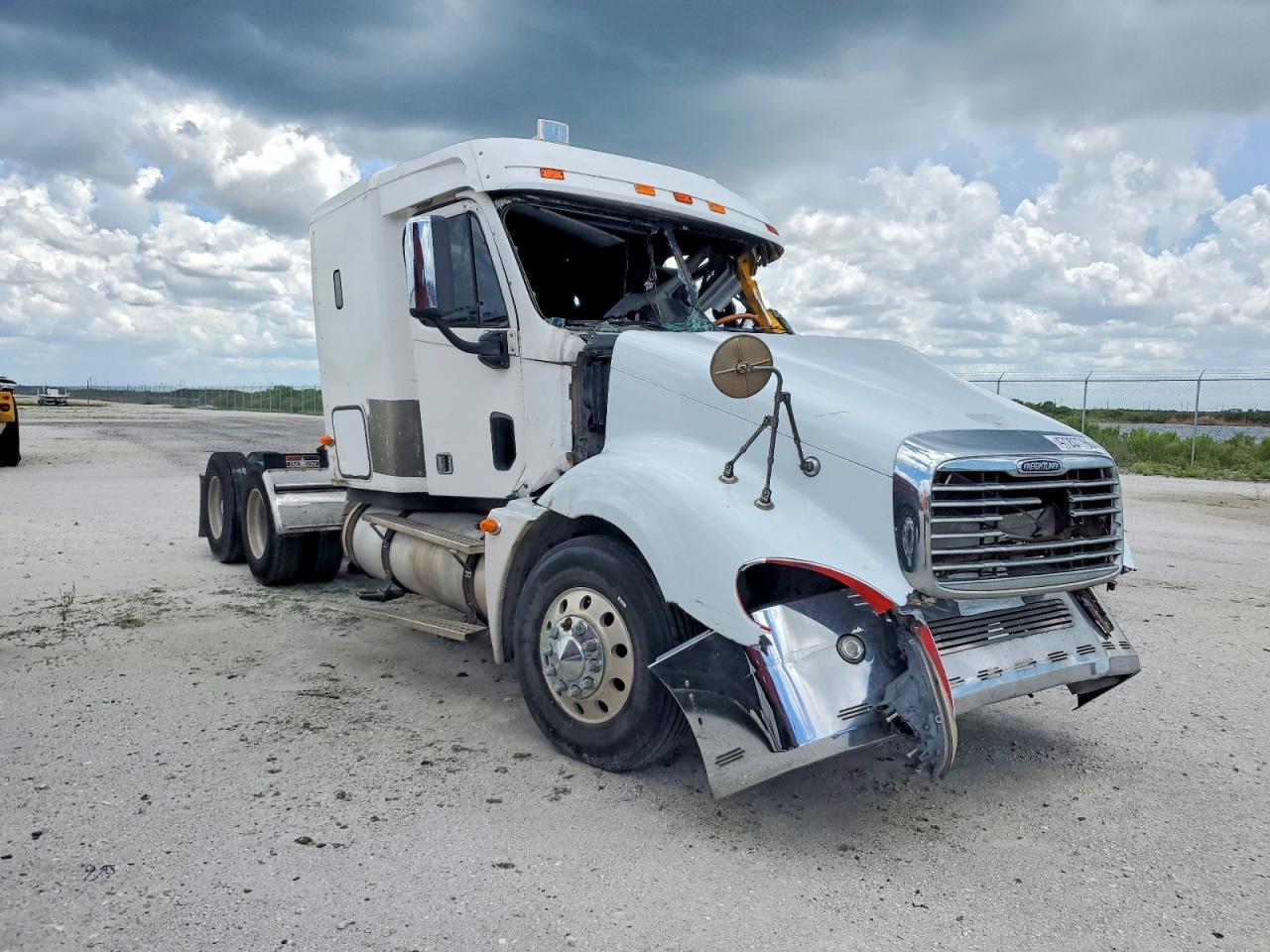 2005 FREIGHTLINER All other VIN 1FUJA6CK55LN98084 photo 1