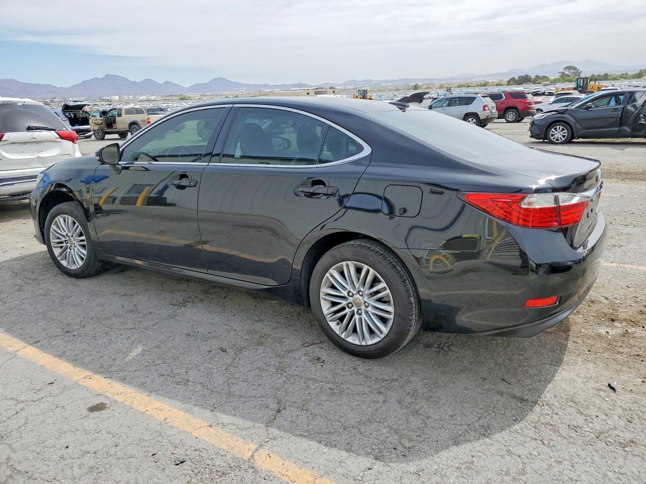 2013 Lexus ES350 VIN JTHBK1GG3D2077143 photo 2
