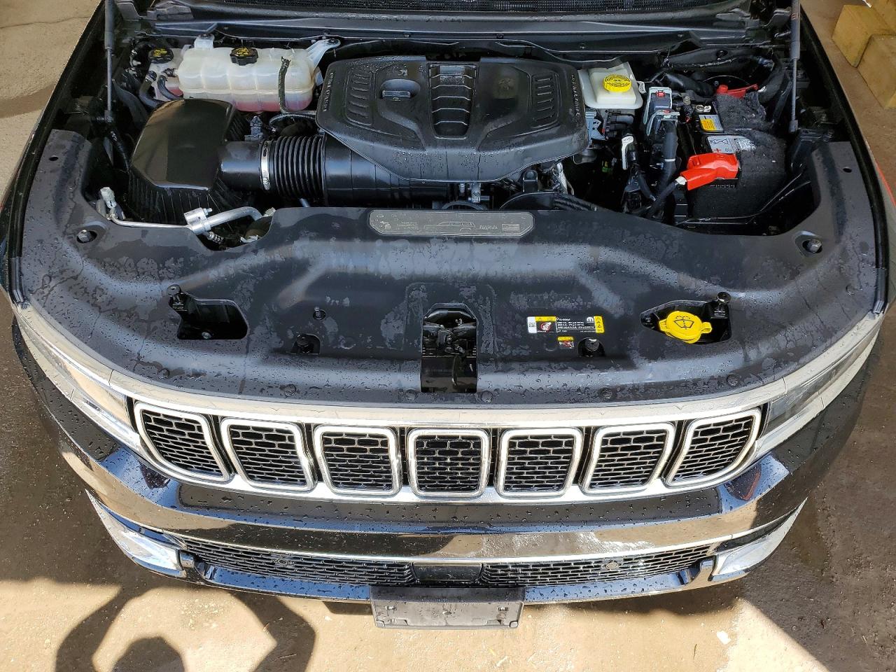 2024 Jeep Wagoneer VIN 1C4SJVBP6RS139208 photo 12